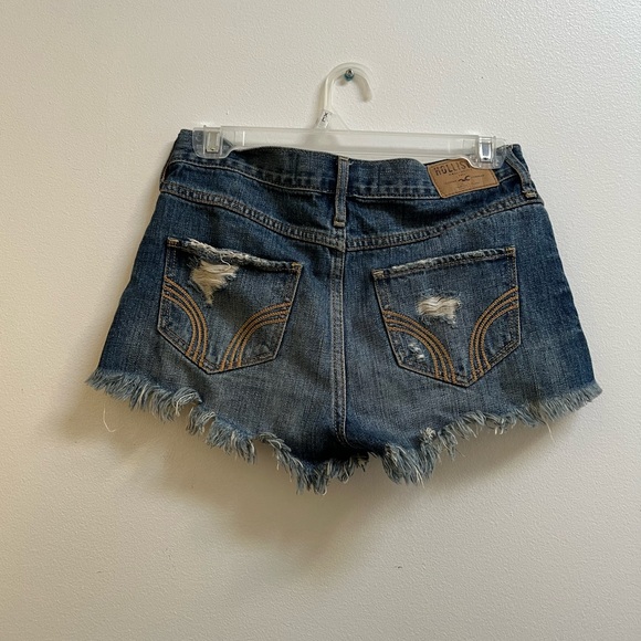 Hollister Ripped Denim Shorts 1 - Picture 3 of 4